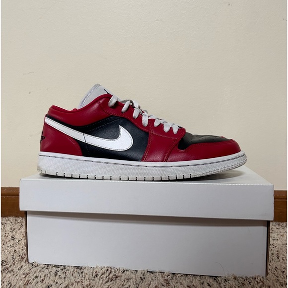 AIR JORDAN 1 LOW - Picture 2 of 8
